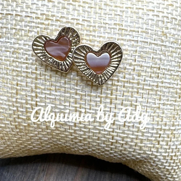 gold acrylic tortoise hearts stud earrings 15mm - Picture 1 of 5